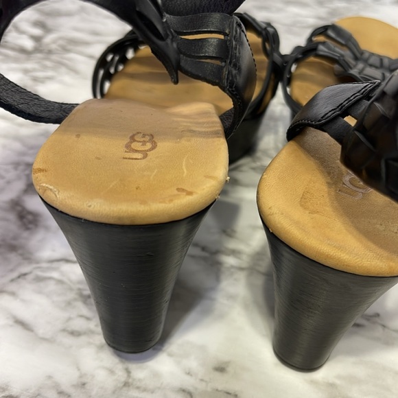 UGG Farrah Premium leather upper Leather straps Adjustable Buckle closure size 8 - Picture 12 of 16